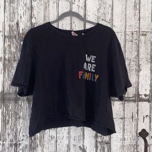 Junk food “We are family” crop raw hem shirt